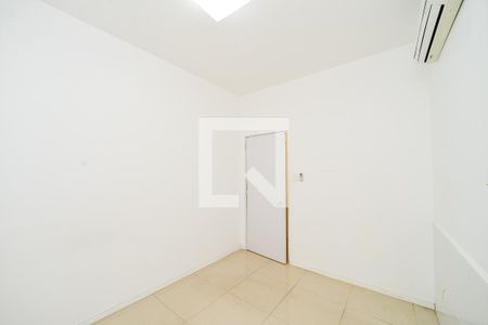 Casa à venda com 480m², 3 quartos e 5 vagas Casa à venda com 480m², 3 quartos e 5 vagasQuarto 2