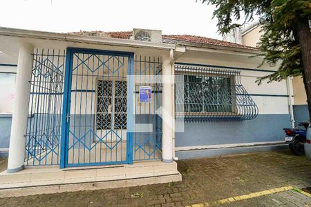 Casa à venda com 480m², 3 quartos e 5 vagas Casa à venda com 480m², 3 quartos e 5 vagasFachada