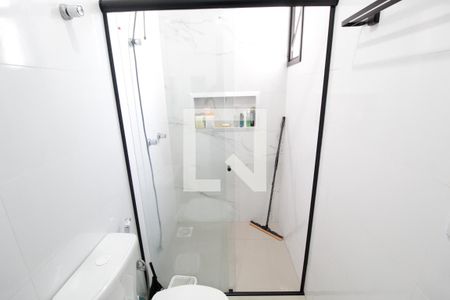 Banheiro Suíte de casa para alugar com 2 quartos, 120m² em Cidade Jardim, Uberlândia