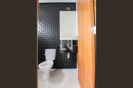 Casa à venda com 180m², 3 quartos e 3 vagasBanheiro da Suíte 2