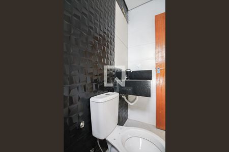 Casa à venda com 180m², 3 quartos e 3 vagasBanheiro da Suíte 2