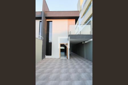 Casa à venda com 180m², 3 quartos e 3 vagasFachada