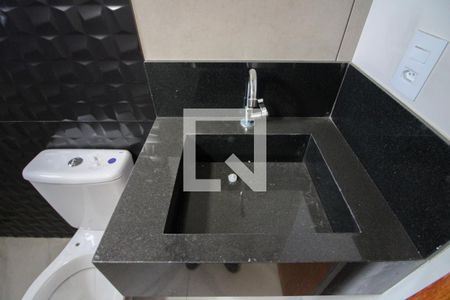 Casa à venda com 180m², 3 quartos e 3 vagasBanheiro da Suíte 2