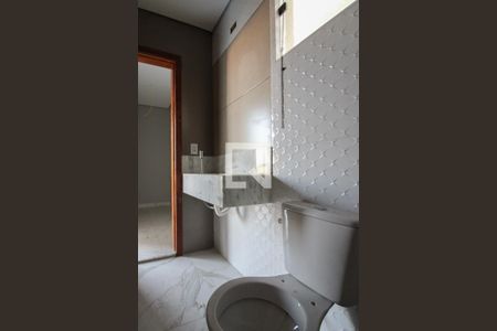 Casa à venda com 180m², 3 quartos e 3 vagasBanheiro da suíte 1