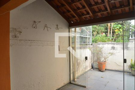 Casa à venda com 200m², 2 quartos e 3 vagasQuintal