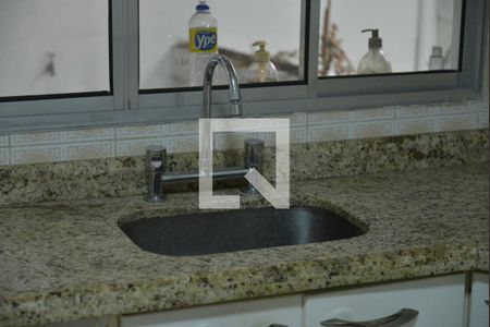 Casa à venda com 200m², 2 quartos e 3 vagasCozinha - Torneira