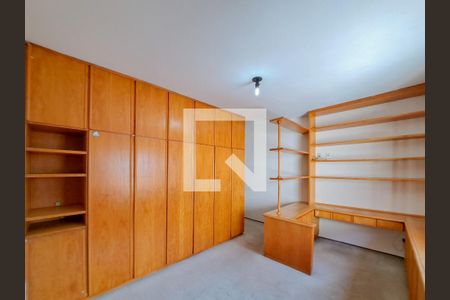 Casa à venda com 252m², 4 quartos e 6 vagas Casa à venda com 252m², 4 quartos e 6 vagasSuíte 3