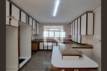 Casa à venda com 252m², 4 quartos e 6 vagas Casa à venda com 252m², 4 quartos e 6 vagasCozinha