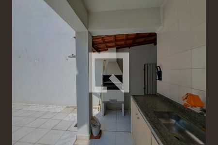 Casa à venda com 252m², 4 quartos e 6 vagas Casa à venda com 252m², 4 quartos e 6 vagasChurrasqueira