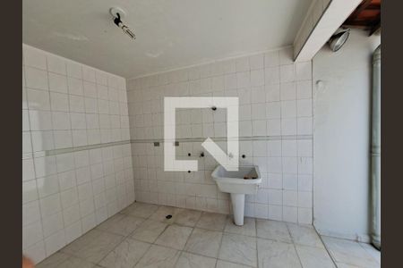 Casa à venda com 252m², 4 quartos e 6 vagas Casa à venda com 252m², 4 quartos e 6 vagasÁrea de Serviço