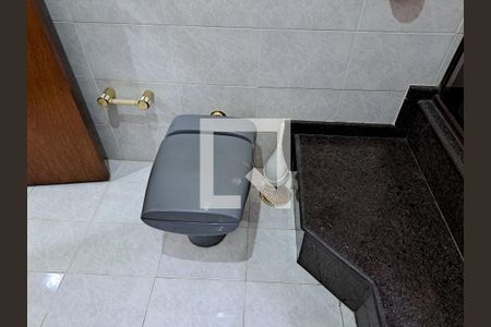 Casa à venda com 252m², 4 quartos e 6 vagas Casa à venda com 252m², 4 quartos e 6 vagasBanheiro da Suíte 1