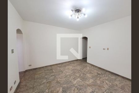 Casa à venda com 252m², 4 quartos e 6 vagas Casa à venda com 252m², 4 quartos e 6 vagasSala 2