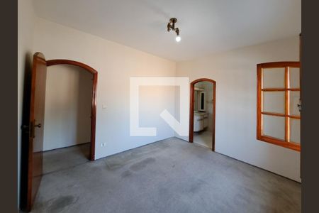 Casa à venda com 252m², 4 quartos e 6 vagas Casa à venda com 252m², 4 quartos e 6 vagasSuíte 2