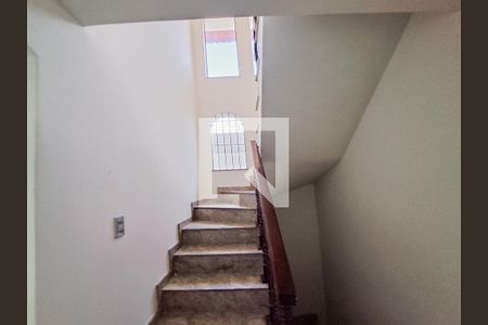 Casa à venda com 252m², 4 quartos e 6 vagas Casa à venda com 252m², 4 quartos e 6 vagasEsca