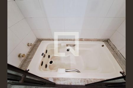 Casa à venda com 252m², 4 quartos e 6 vagas Casa à venda com 252m², 4 quartos e 6 vagasBanheiro da Suíte 3