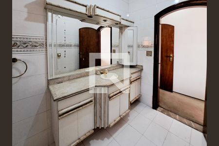 Casa à venda com 252m², 4 quartos e 6 vagas Casa à venda com 252m², 4 quartos e 6 vagasBanheiro da Suíte 3