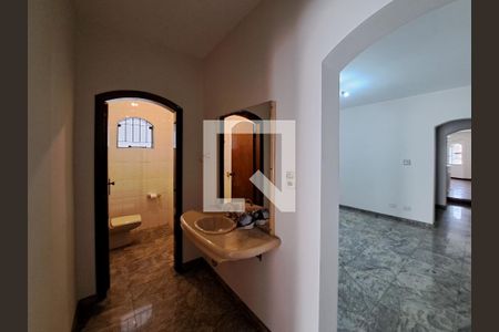 Casa à venda com 252m², 4 quartos e 6 vagas Casa à venda com 252m², 4 quartos e 6 vagasLavabo