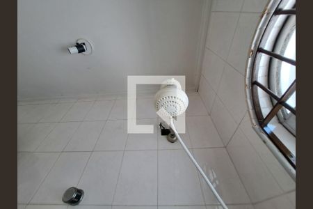 Casa à venda com 252m², 4 quartos e 6 vagas Casa à venda com 252m², 4 quartos e 6 vagasBanheiro de Serviço