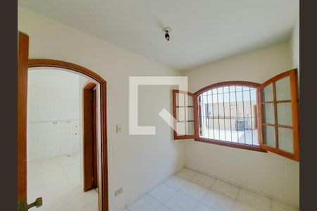 Casa à venda com 252m², 4 quartos e 6 vagas Casa à venda com 252m², 4 quartos e 6 vagasQuarto de Serviço