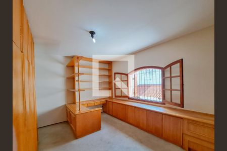 Casa à venda com 252m², 4 quartos e 6 vagas Casa à venda com 252m², 4 quartos e 6 vagasSuíte 3