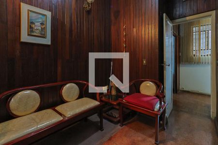 Casa à venda com 390m², 4 quartos e 2 vagas Casa à venda com 390m², 4 quartos e 2 vagasBanheiro
