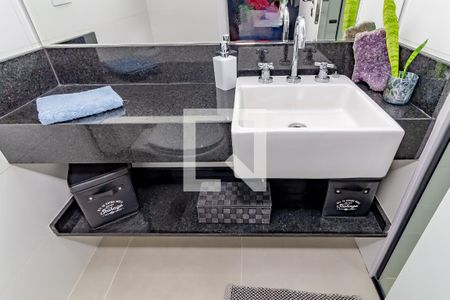 Apartamento à venda com 75m², 2 quartos e 1 vaga Apartamento à venda com 75m², 2 quartos e 1 vagaBanheiro da Suíte