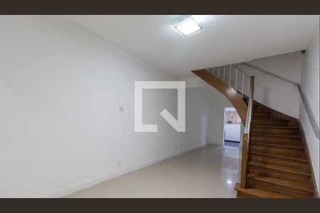 Casa à venda com 100m², 2 quartos e 1 vaga