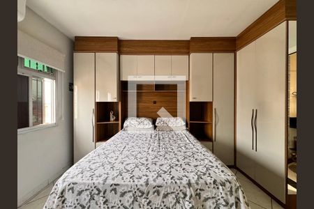 Casa à venda com 140m², 3 quartos e 2 vagas Casa à venda com 140m², 3 quartos e 2 vagasSuite