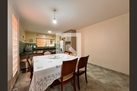 Casa à venda com 140m², 3 quartos e 2 vagas Casa à venda com 140m², 3 quartos e 2 vagasCozinha