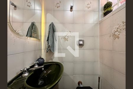 Casa à venda com 140m², 3 quartos e 2 vagas Casa à venda com 140m², 3 quartos e 2 vagasLavabo