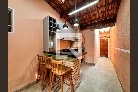 Casa à venda com 140m², 3 quartos e 2 vagas Casa à venda com 140m², 3 quartos e 2 vagasChurrasqueira