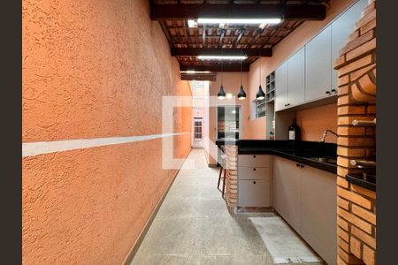 Casa à venda com 140m², 3 quartos e 2 vagas Casa à venda com 140m², 3 quartos e 2 vagasChurrasqueira