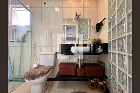 Casa à venda com 140m², 3 quartos e 2 vagas Casa à venda com 140m², 3 quartos e 2 vagasBanheiro da suíte