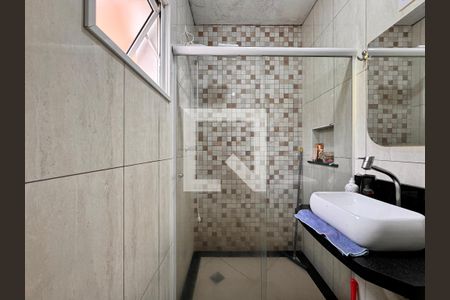Casa à venda com 140m², 3 quartos e 2 vagas Casa à venda com 140m², 3 quartos e 2 vagasBanheiro