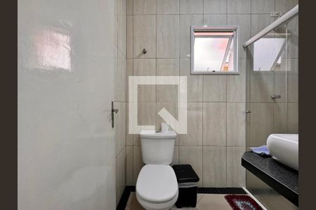 Casa à venda com 140m², 3 quartos e 2 vagas Casa à venda com 140m², 3 quartos e 2 vagasBanheiro