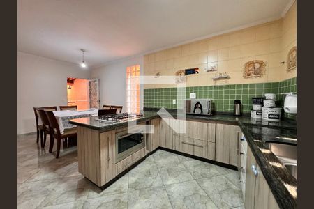 Casa à venda com 140m², 3 quartos e 2 vagas Casa à venda com 140m², 3 quartos e 2 vagasCozinha