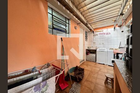 Casa à venda com 140m², 3 quartos e 2 vagas Casa à venda com 140m², 3 quartos e 2 vagasLavanderia