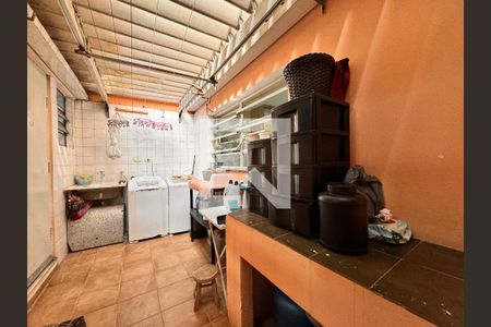Casa à venda com 140m², 3 quartos e 2 vagas Casa à venda com 140m², 3 quartos e 2 vagasLavanderia