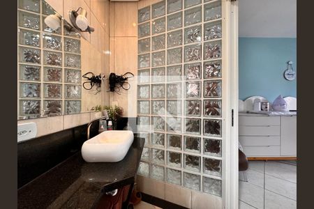 Casa à venda com 140m², 3 quartos e 2 vagas Casa à venda com 140m², 3 quartos e 2 vagasBanheiro da suíte