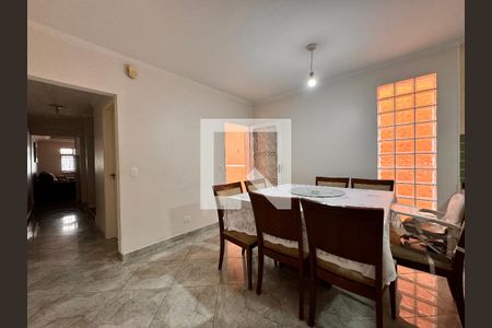 Casa à venda com 140m², 3 quartos e 2 vagas Casa à venda com 140m², 3 quartos e 2 vagasCozinha
