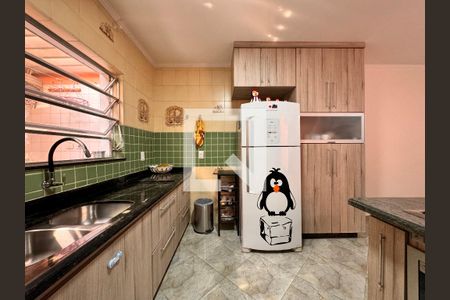 Casa à venda com 140m², 3 quartos e 2 vagas Casa à venda com 140m², 3 quartos e 2 vagasCozinha