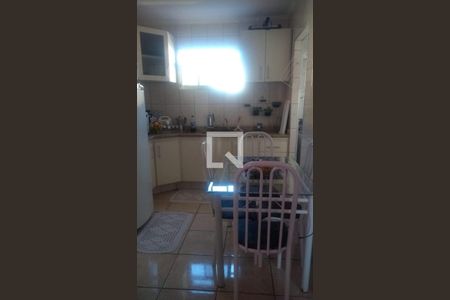 Cozinha de apartamento para alugar com 2 quartos, 51m² em Conjunto Residencial José Bonifácio, São Paulo