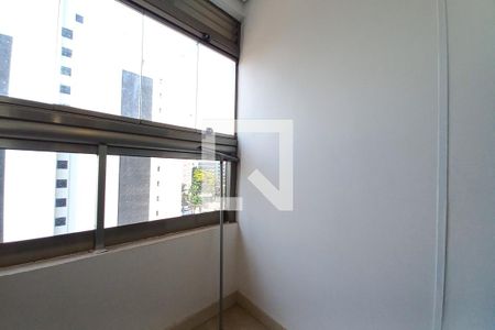 Apartamento à venda com 70m², 2 quartos e 2 vagasDetalhe da Área de Serviço