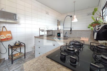 Casa à venda com 200m², 4 quartos e 2 vagas Casa à venda com 200m², 4 quartos e 2 vagasCozinha