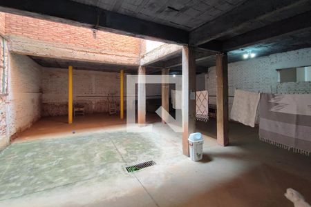 Casa à venda com 200m², 4 quartos e 2 vagas Casa à venda com 200m², 4 quartos e 2 vagasQuintal