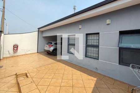 Casa à venda com 200m², 4 quartos e 2 vagas Casa à venda com 200m², 4 quartos e 2 vagasQuintal - Garagem