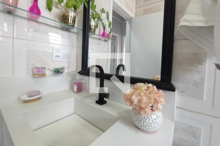 Casa à venda com 200m², 4 quartos e 2 vagas Casa à venda com 200m², 4 quartos e 2 vagasBanheiro Social