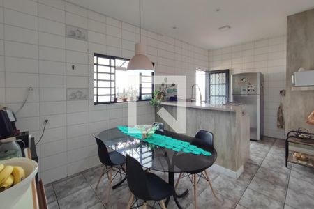 Casa à venda com 200m², 4 quartos e 2 vagas Casa à venda com 200m², 4 quartos e 2 vagasCopa