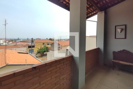 Casa à venda com 200m², 4 quartos e 2 vagas Casa à venda com 200m², 4 quartos e 2 vagasVaranda Quarto