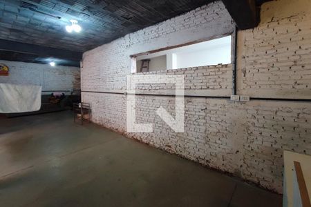 Casa à venda com 200m², 4 quartos e 2 vagas Casa à venda com 200m², 4 quartos e 2 vagasQuintal